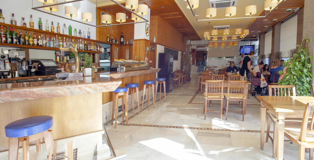 杜克沙普拉亚公寓式酒店 圣埃乌拉利亚 外观 照片